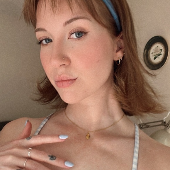 Meet your Posher, Abby - Picture 1 of 1